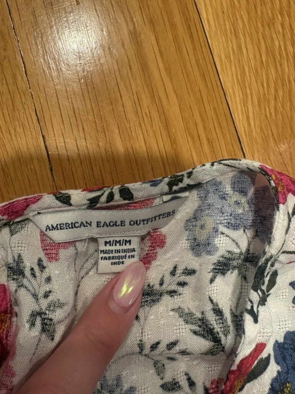 American eagle Size Medium (M) Floral Long Sleeve Miniromper Ivory Red Blue - Picture 3 of 4